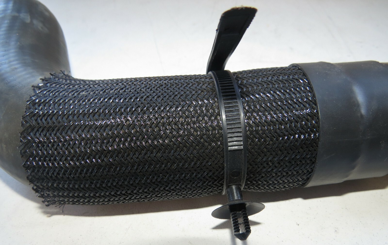 Aston Martin Vantage V8 NEW OEM Coolant Hose 6G338333AC 6G33-8333-AC - Image 5