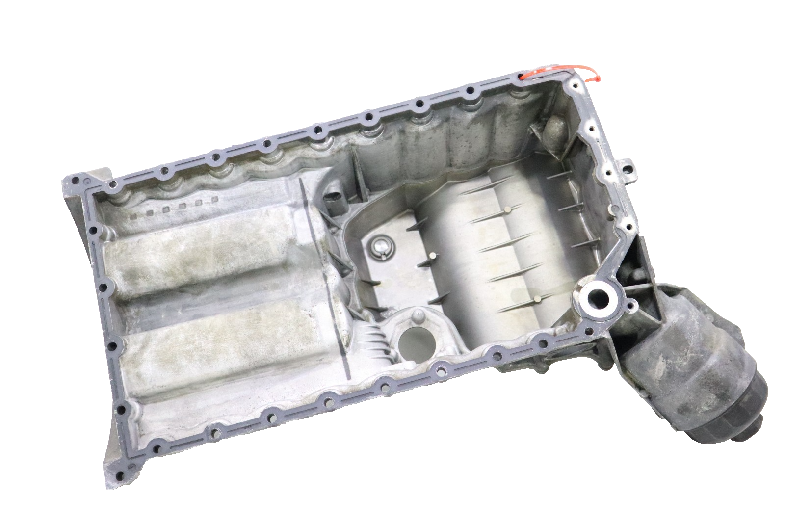 Porsche Cayenne 4.8L V8 2011-2018 OEM Engine Oil Pan Upper & Lower – Image 3