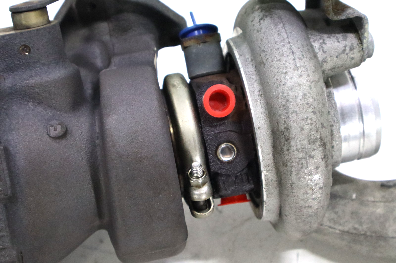 Porsche Cayenne Turbo 4.8L V8 2008-2018 OEM Turbocharger Left Side Cylinders 5-8 – Image 10