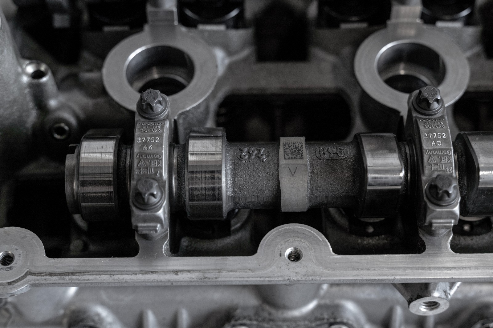 Porsche Cayenne Panamera Turbo S 4.8L V8 Right Cylinder head 1-4 OEM 2011-2018 – Image 7
