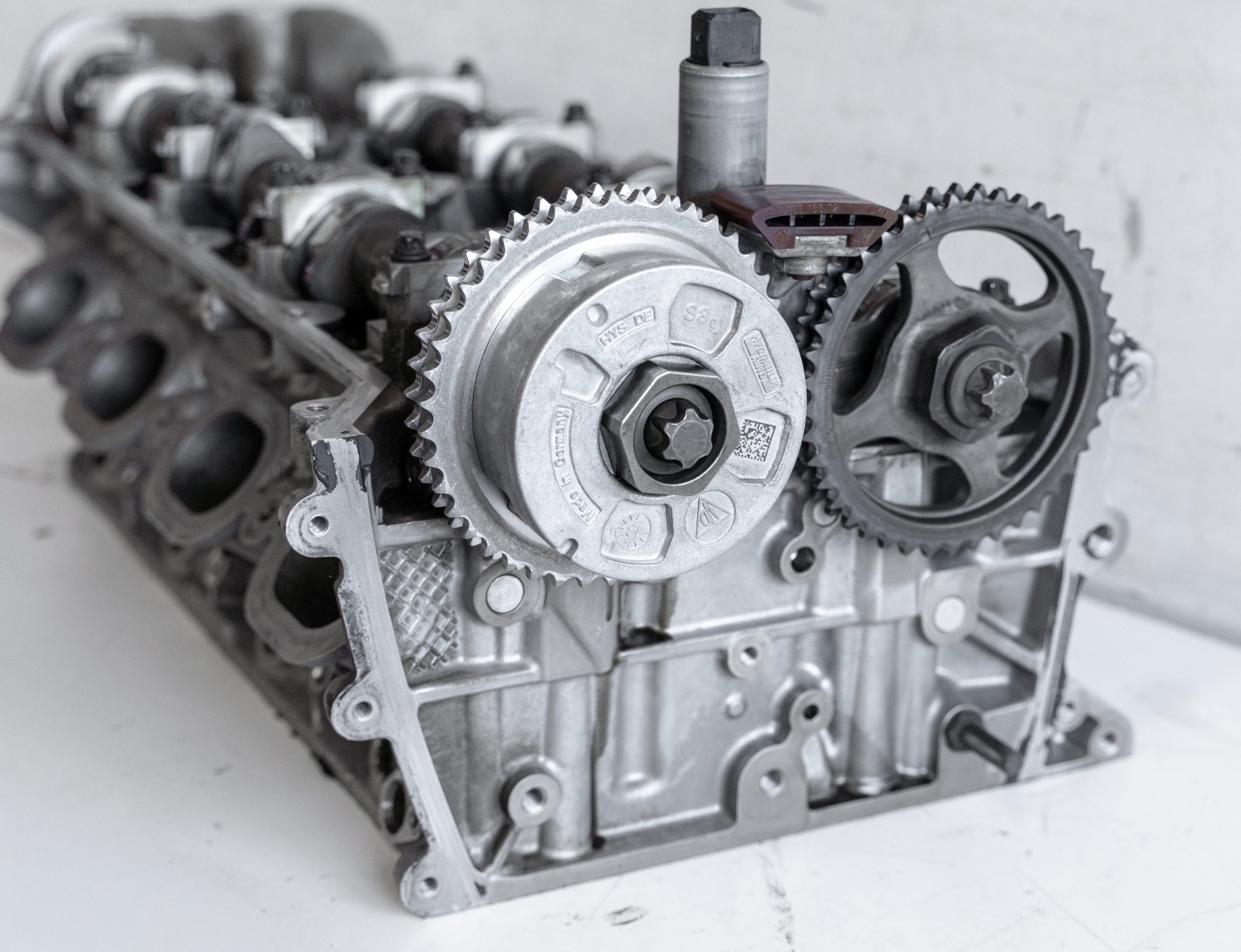 Porsche Cayenne Panamera Turbo S 4.8L V8 Left Cylinder head 5-8 OEM 2011-2018 – Image 2