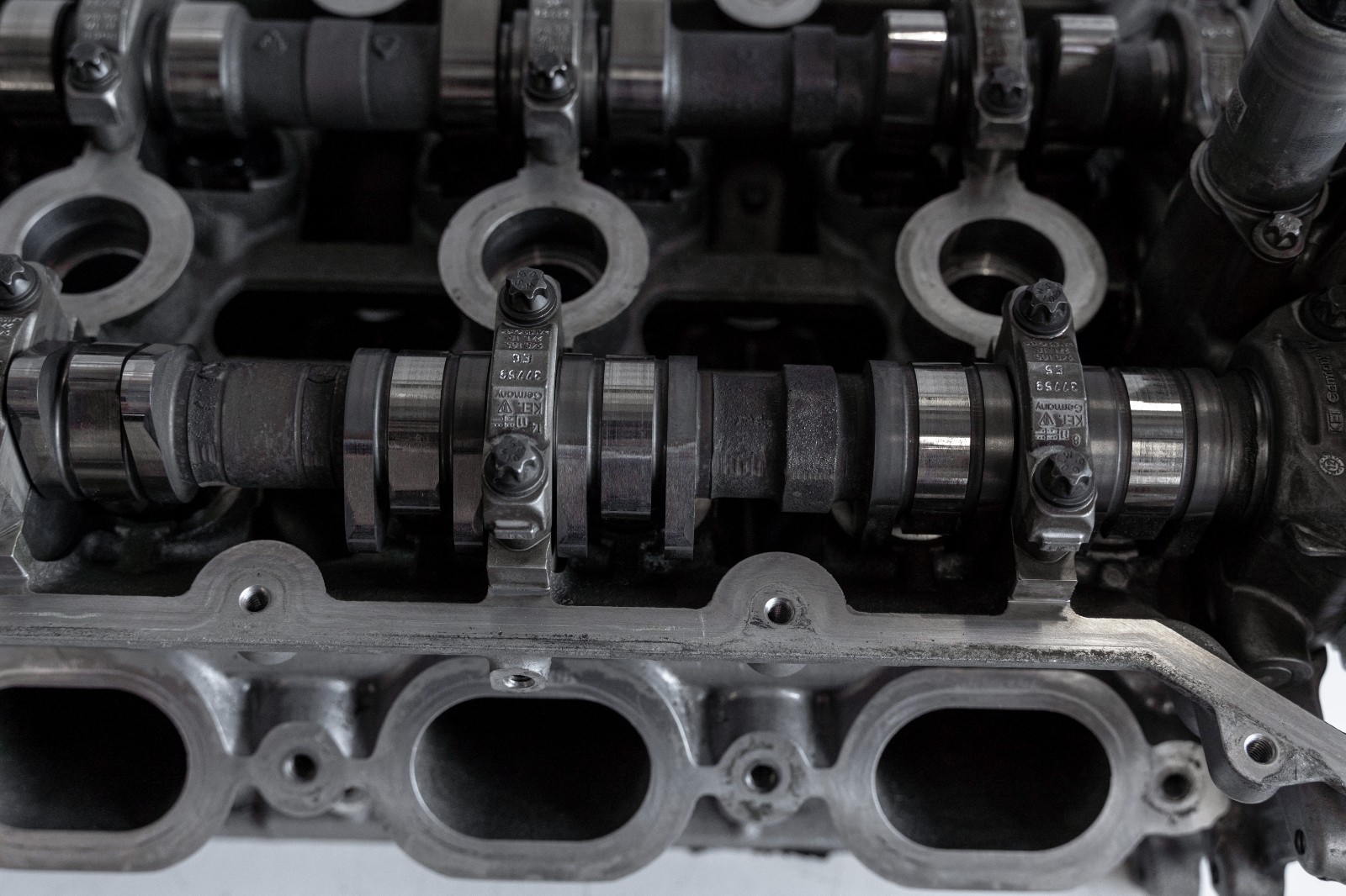Porsche Cayenne Panamera Turbo S 4.8L V8 Left Cylinder head 5-8 OEM 2011-2018 – Image 6