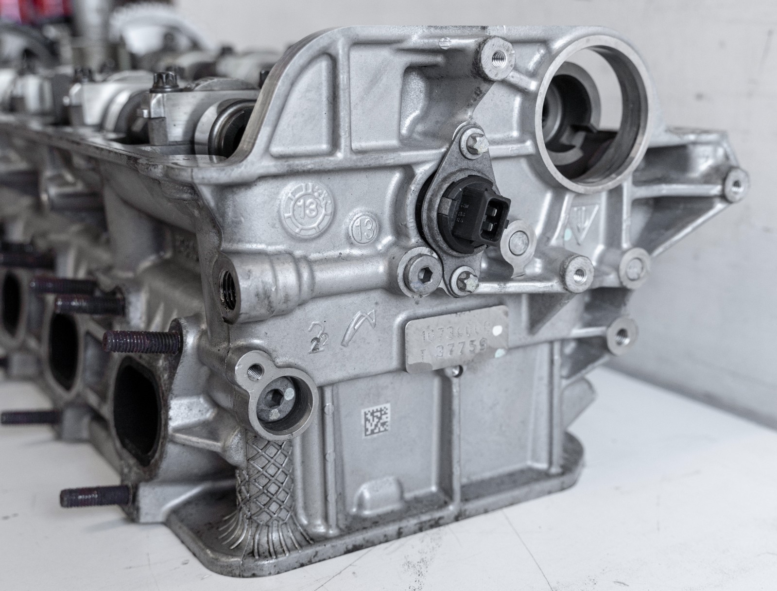 Porsche Cayenne Panamera Turbo S 4.8L V8 Left Cylinder head 5-8 OEM 2011-2018 – Image 10