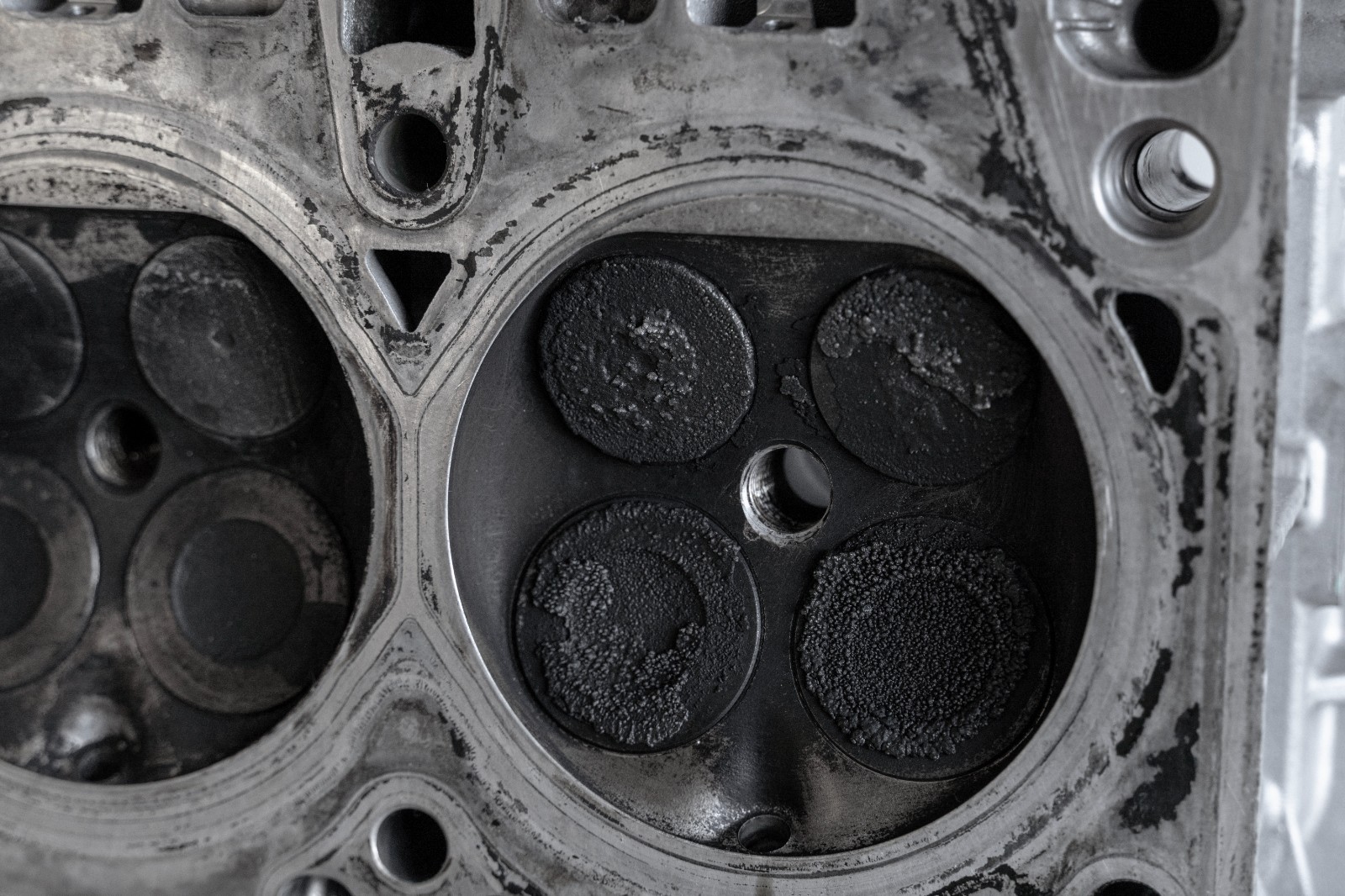 Porsche Cayenne Panamera Turbo S 4.8L V8 Left Cylinder head 5-8 OEM 2011-2018 – Image 15