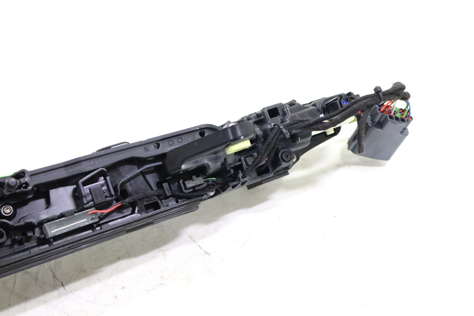 Jaguar I-Pace 2019-2023 OEM Exterior Door Handle Front Left - Image 7