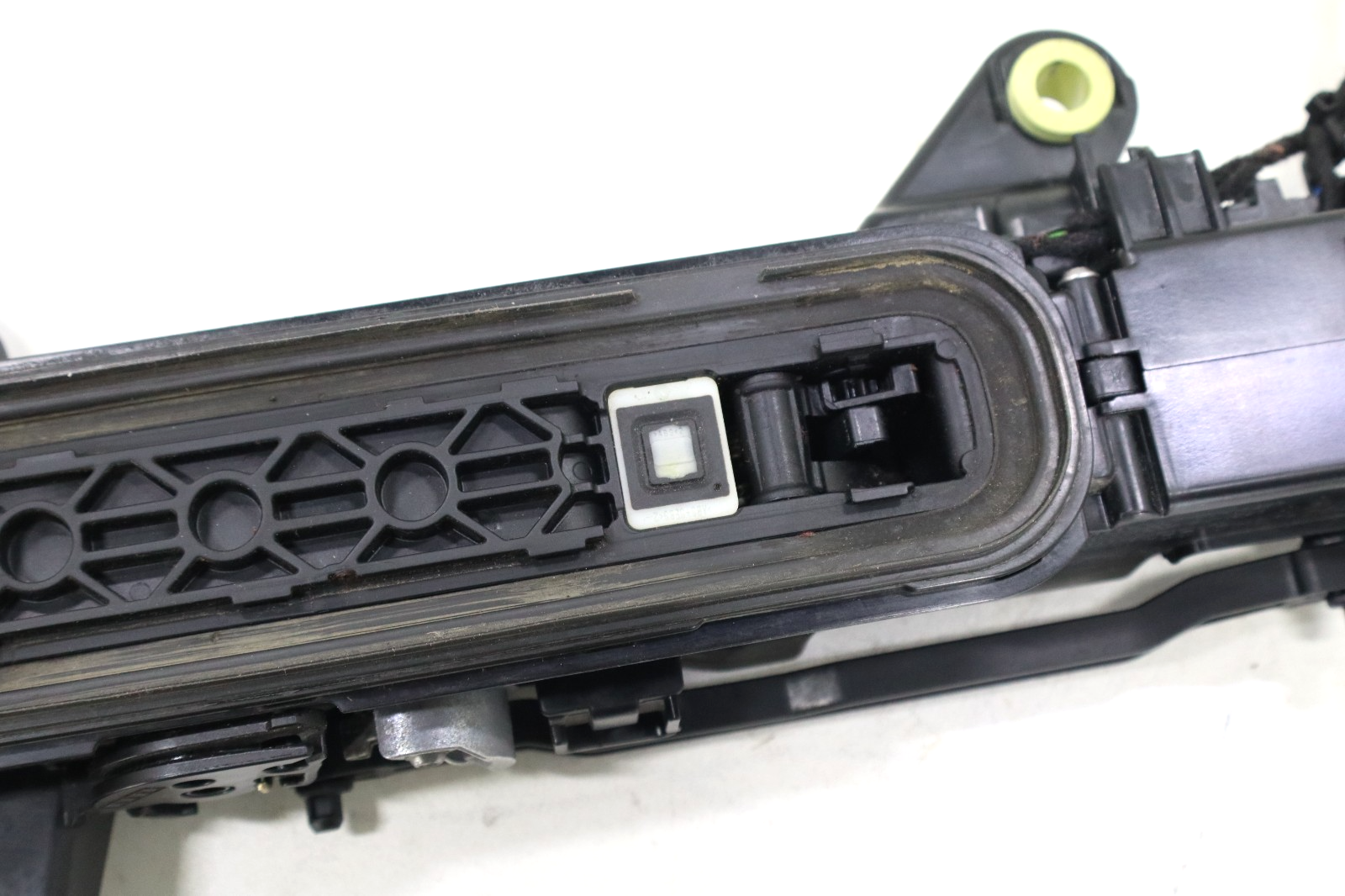 Jaguar I-Pace 2019-2023 OEM Exterior Door Handle Front Left - Image 11