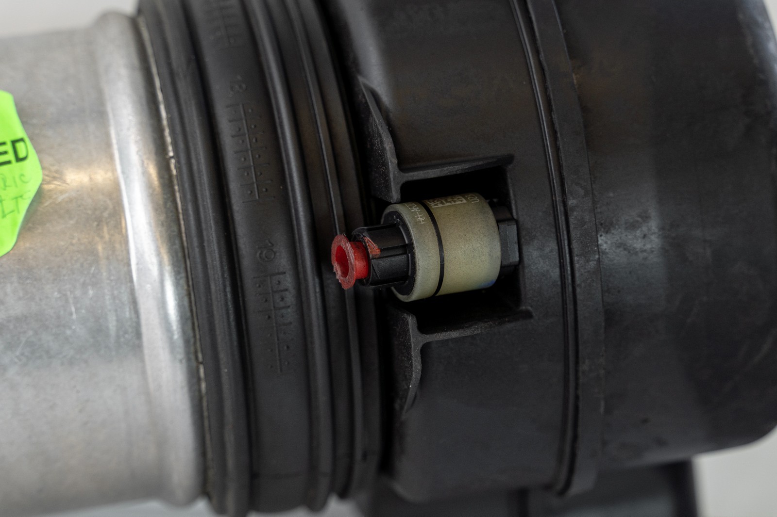 Aston Martin DBX Front Left Driver Strut Shock Absorber Air Spring OEM 2020-2025 – Image 9