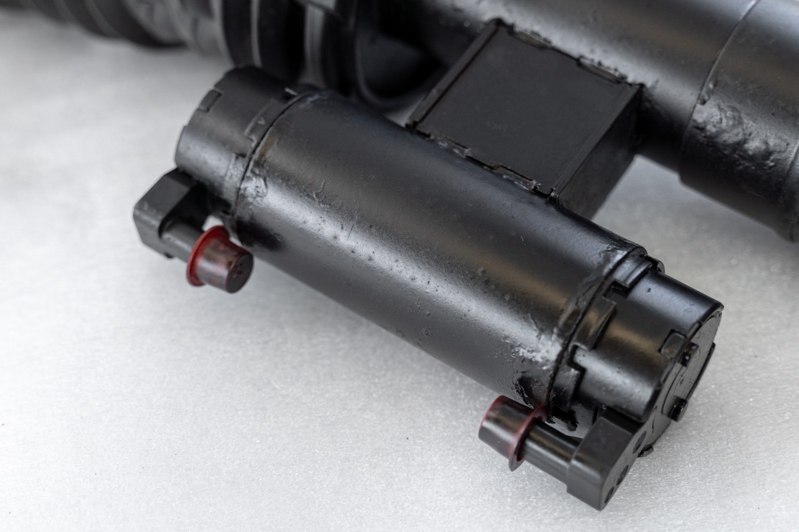 Aston Martin DBX Front Right Strut Shock Absorber Air Spring OEM 2020-2025 – Image 6