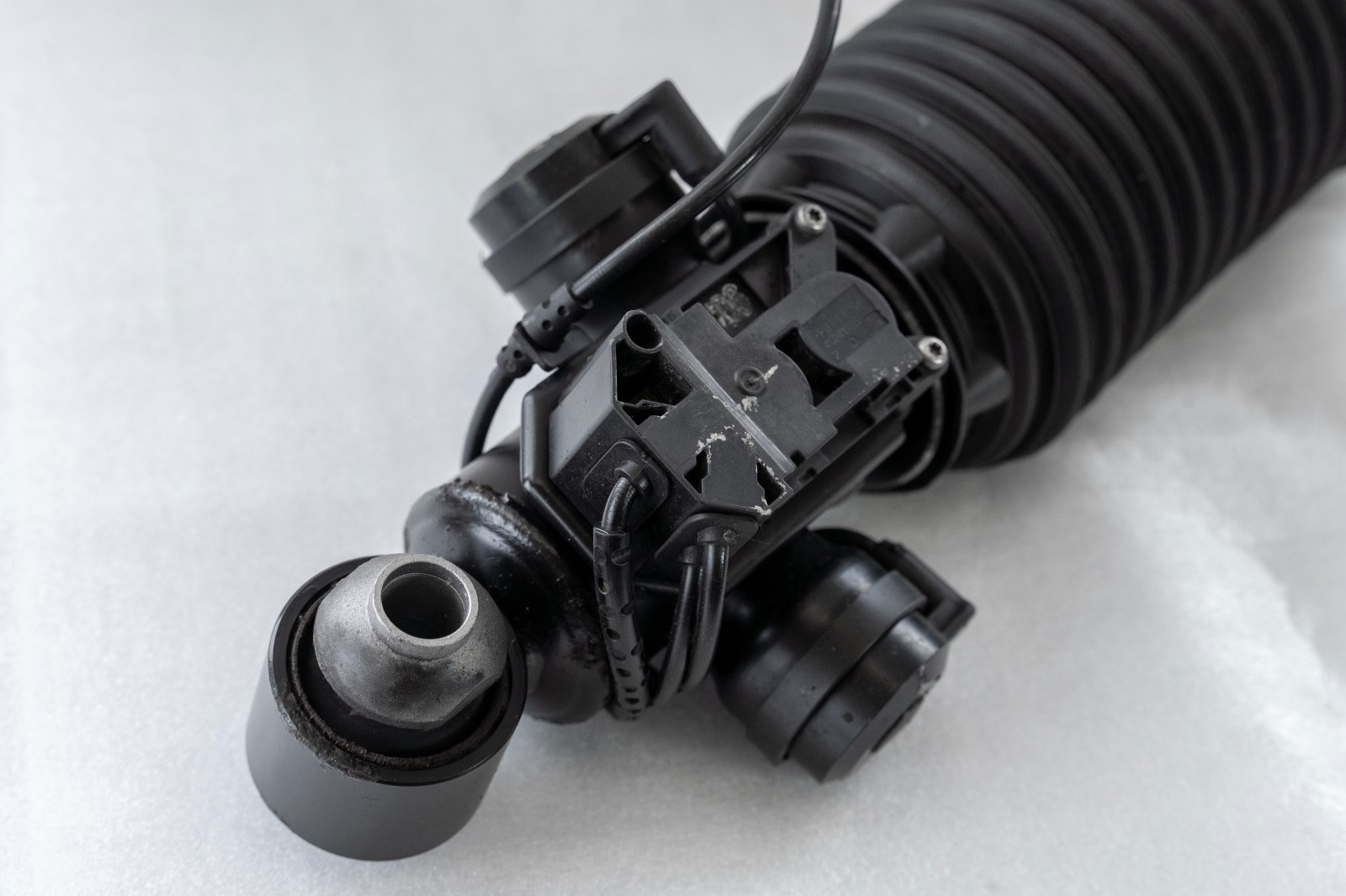 Rolls Royce Ghost Rear Left Driver Air Spring Shock Absorber OEM 2009-2019 - Image 9