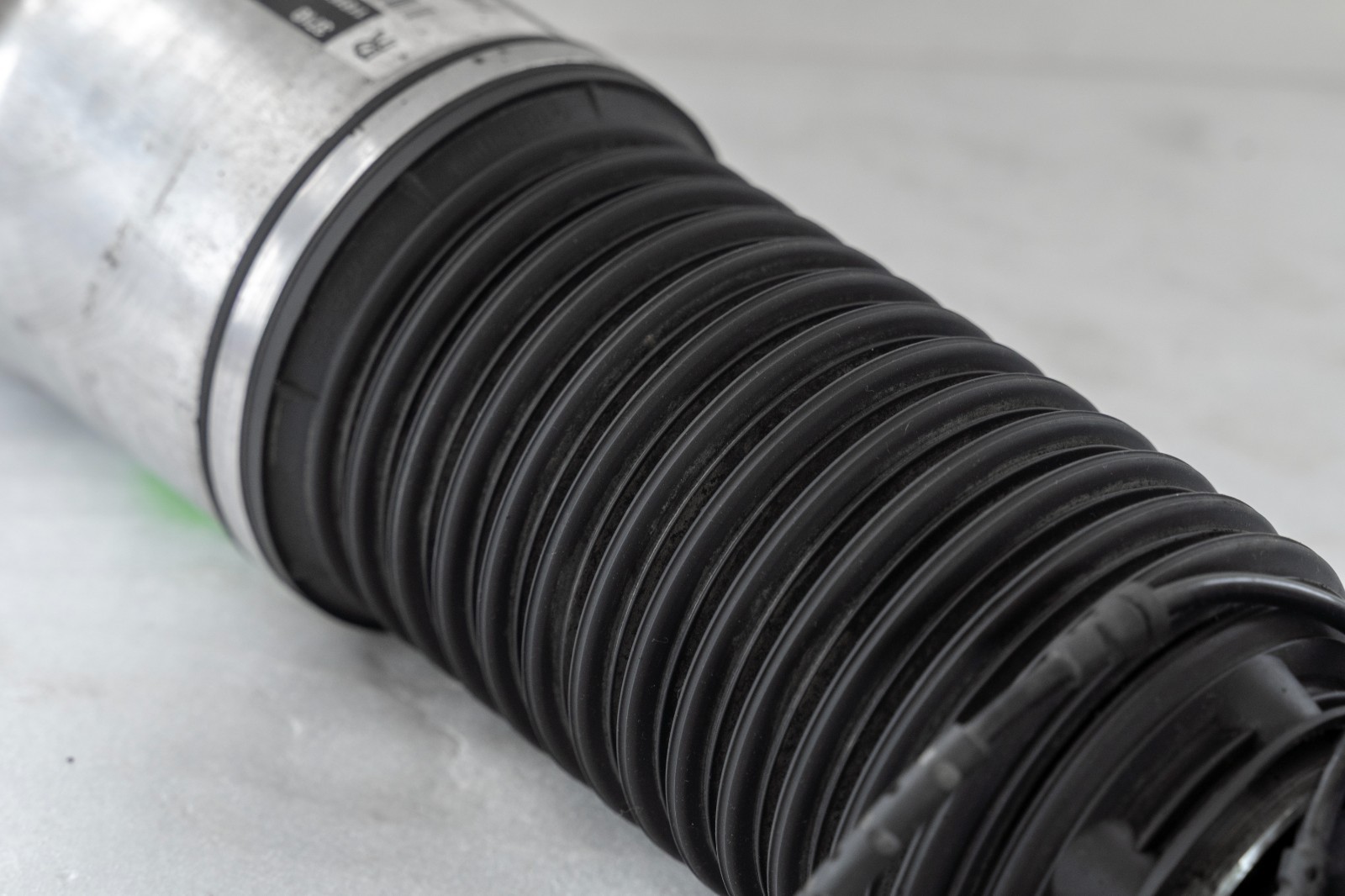 Rolls Royce Ghost Rear Right Passenger Air Spring Shock Absorber OEM 2009-2019 - Image 3