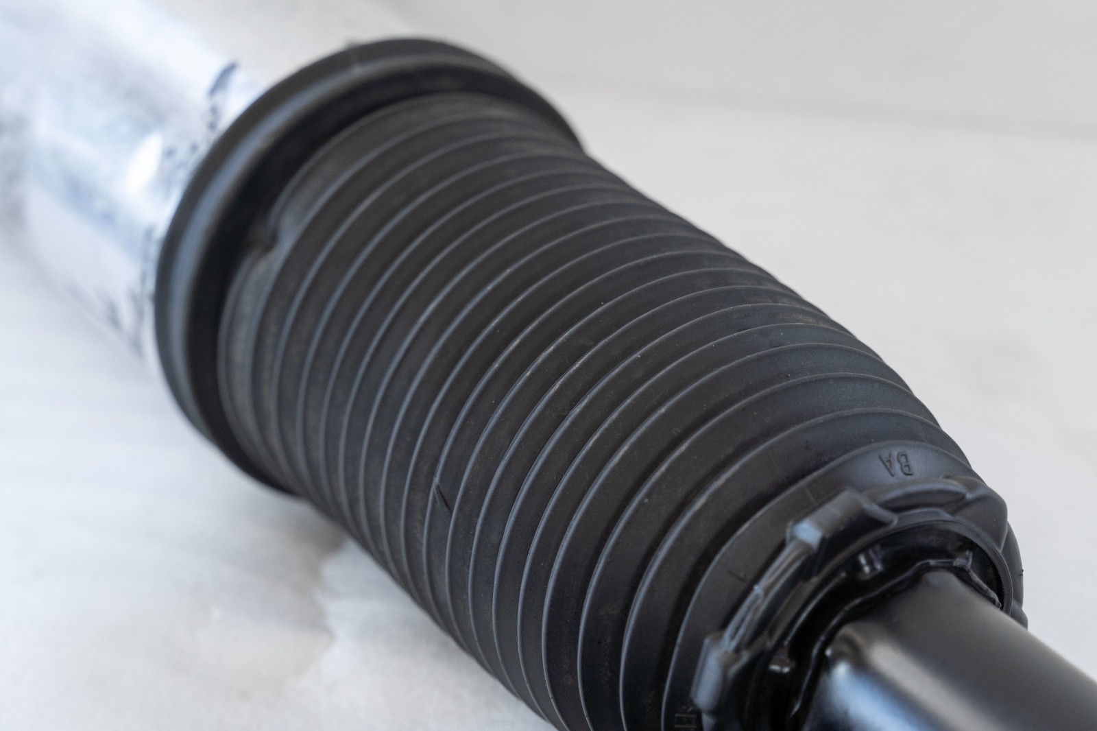 Rolls Royce Cullinan Rear Left Driver Air Spring Shock Absorber OEM 2019-2025 – Image 4