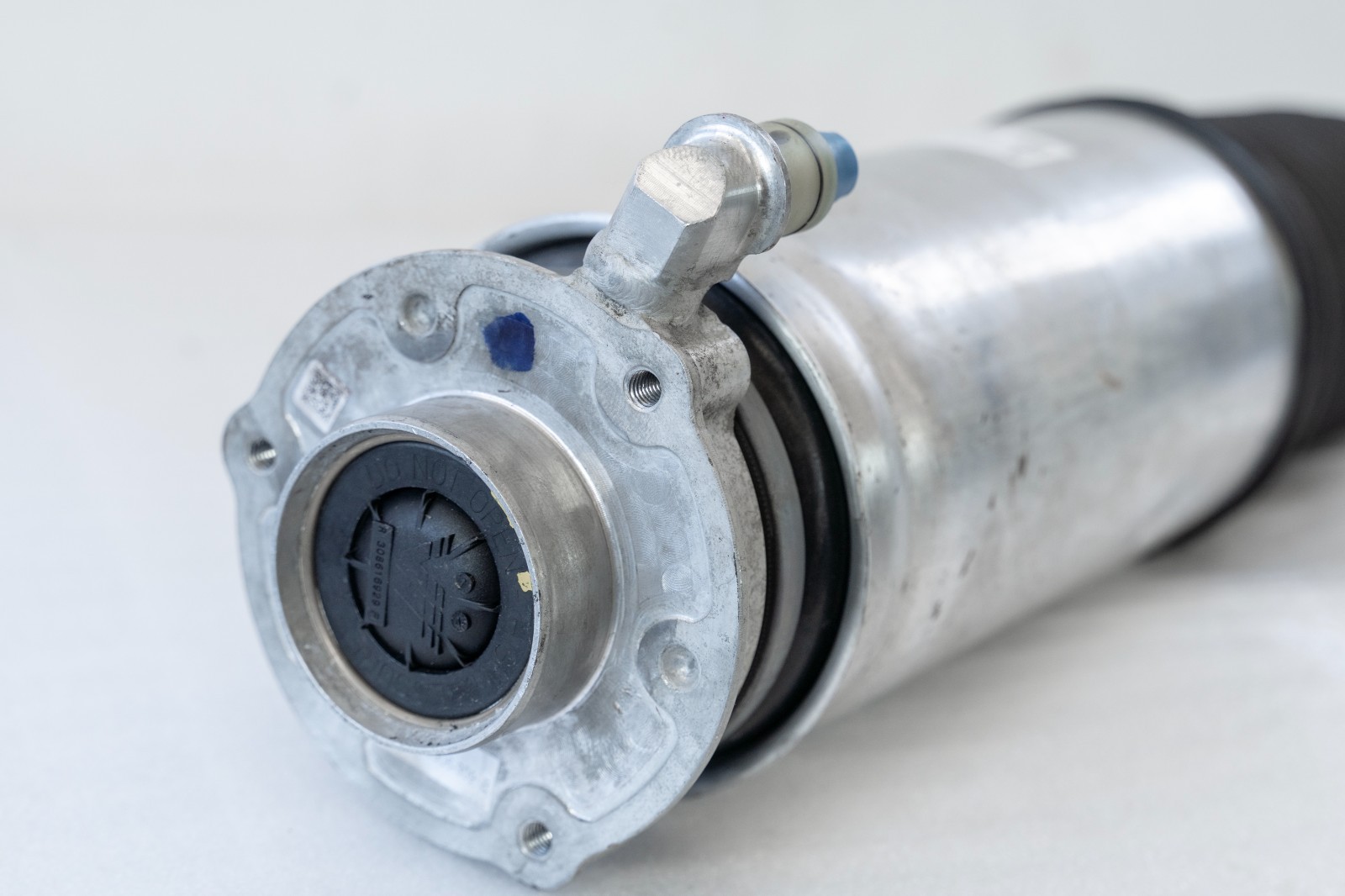 Rolls Royce Cullinan Rear Left Driver Air Spring Shock Absorber OEM 2019-2025 – Image 14