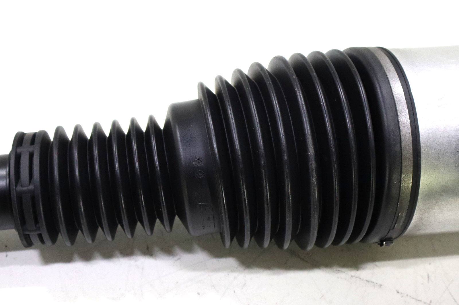 Land Rover Defender 110 L663 2020-2023 OEM Air Suspension Strut Shock Front Left – Image 9