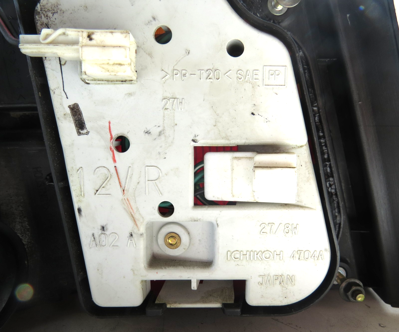 Nissan Maxima Infiniti I30 1995-1997 OEM Tail Light Rear Right Outer - Image 6