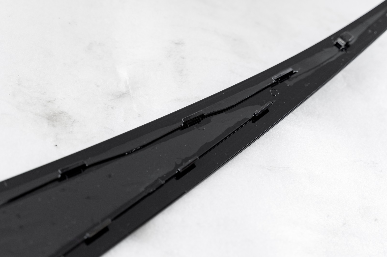 Mercedes SL400 SL550 SL63 SL65 Back Glass Reveal molding Rear Right OEM 13-2020 - Image 7