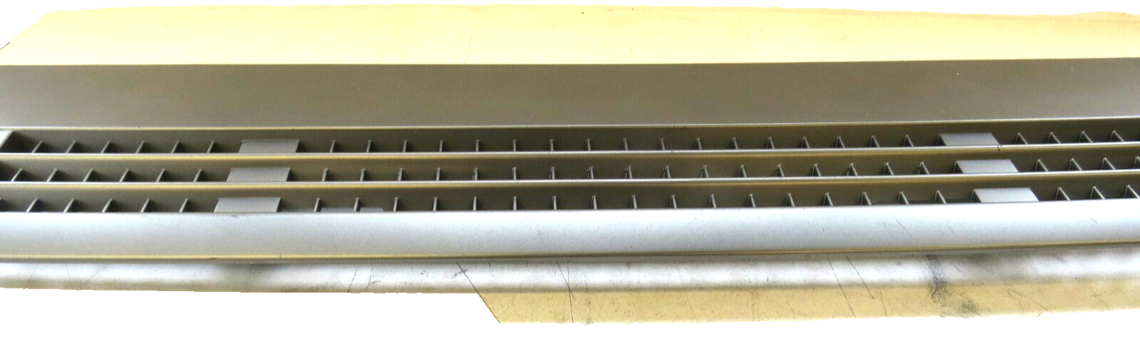 Land Rover Range Rover L322 2003-2009 OEM Hood Cowl Vent Grille Gray - Image 3
