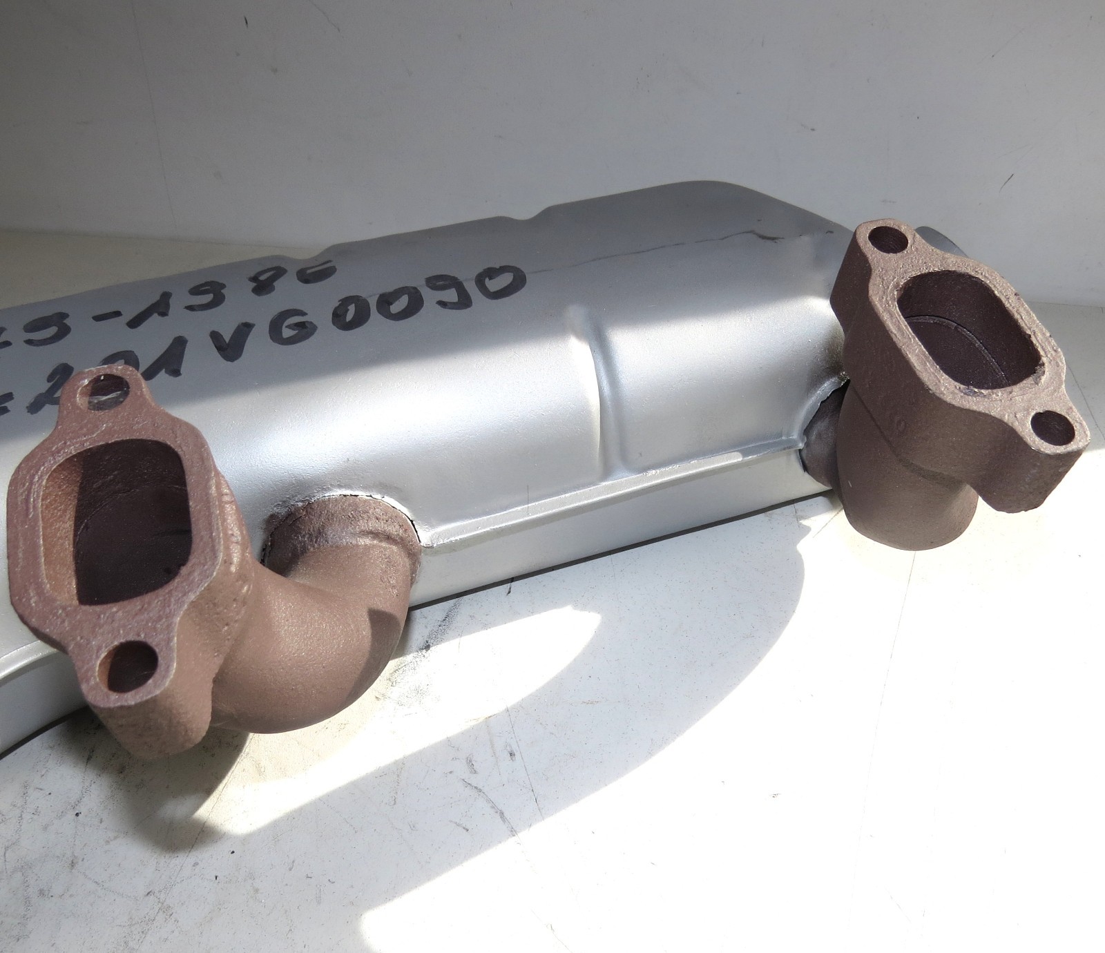 Volkswagen Vanagon 1980-1983 OEM Exhaust Manifold Heat Exchanger LH - Image 5