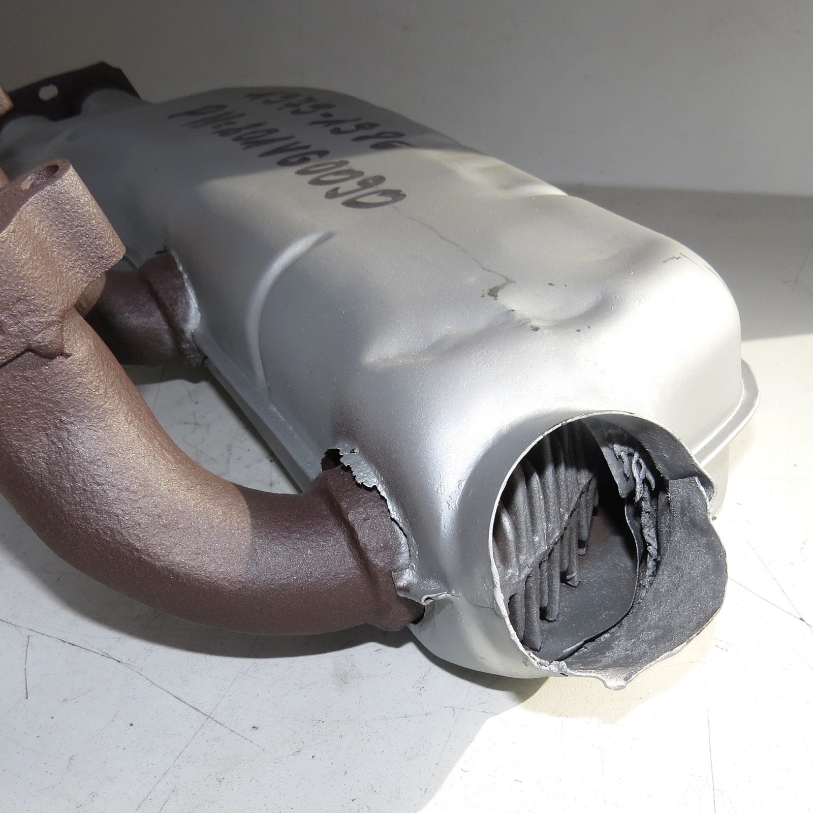 Volkswagen Vanagon 1980-1983 OEM Exhaust Manifold Heat Exchanger LH - Image 8