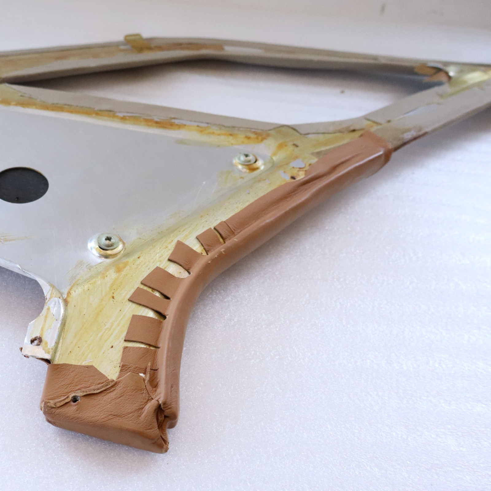 Bentley Rolls-Royce 1985-1989 OEM Quarter Panel Trim Rear Right (Passenger Side) – Image 10