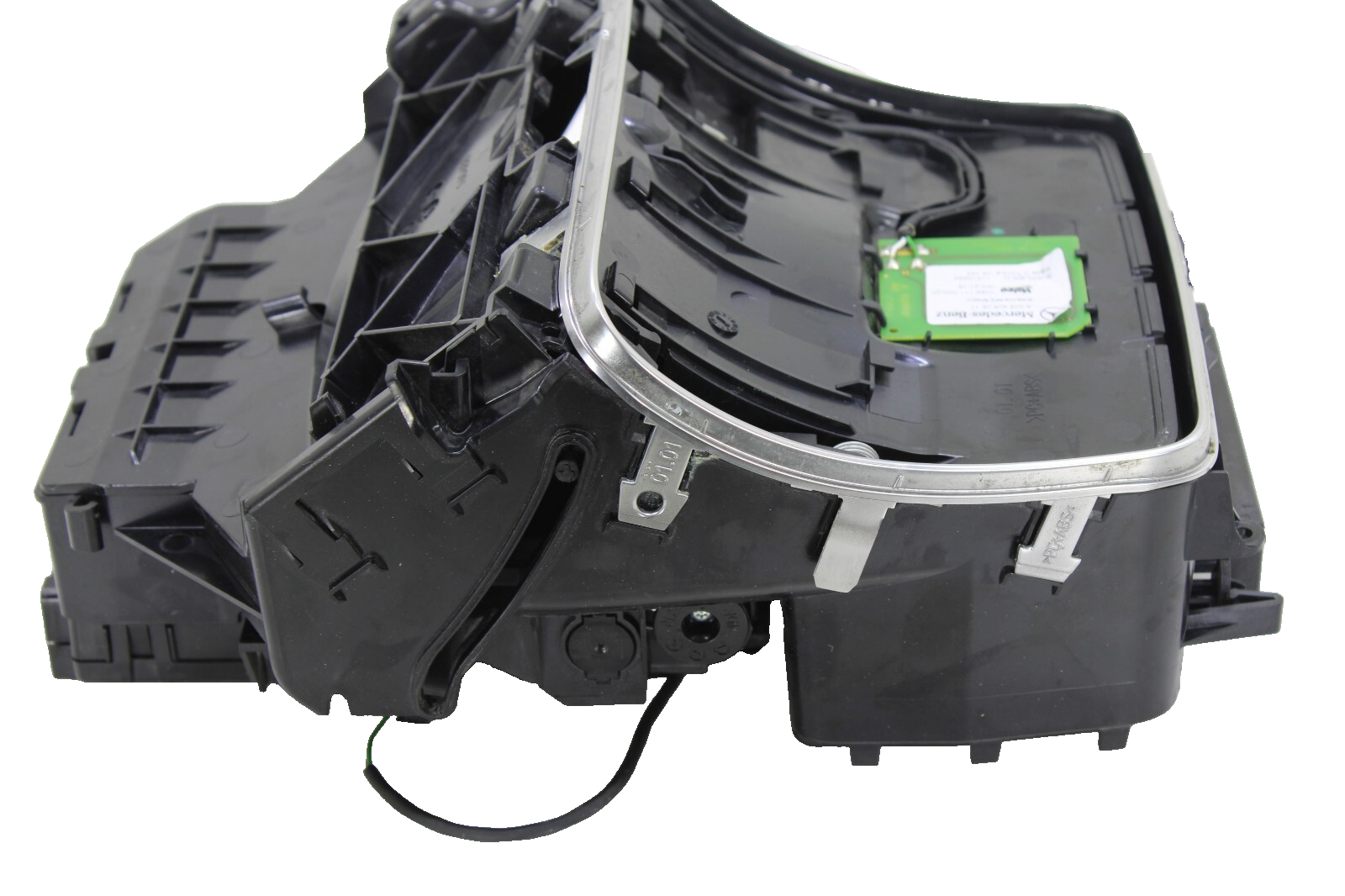 Mercedes C300 C63 2019-2021 OEM Center Console Storage Bluetooth Charge - Image 13