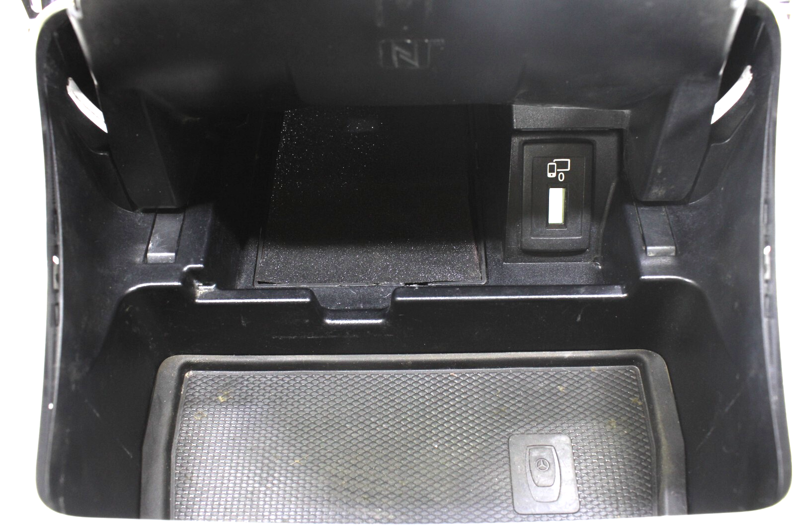 Mercedes C300 C63 2019-2021 OEM Center Console Storage Bluetooth Charge - Image 19