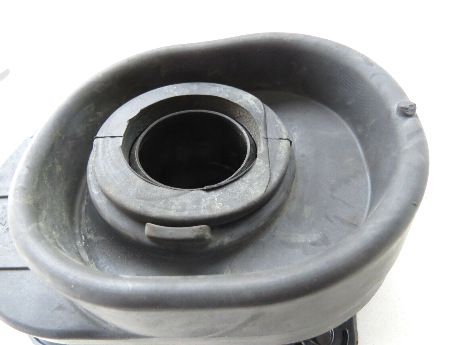 LR Discovery Range Rover Sport 2013-2023 OEM Steering Shaft Hole Boot Cover – Image 3