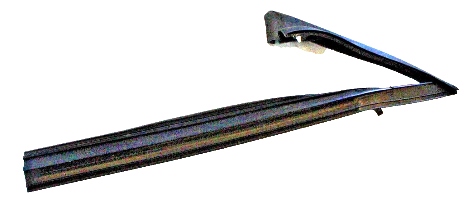 LR Range Rover Evoque 2017-2019 OEM NEW Window Channel Weatherstrip Front Right
