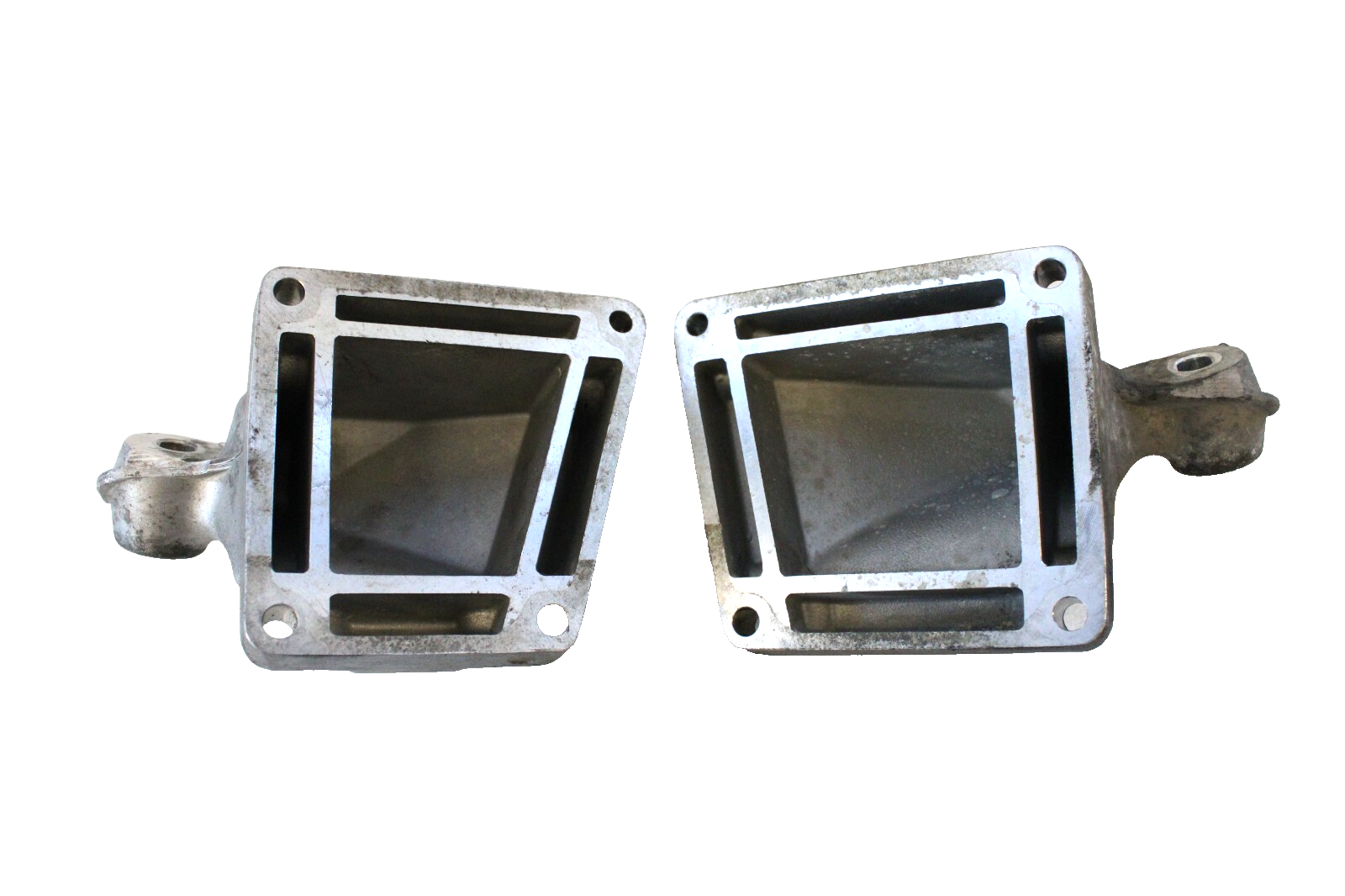 Mercedes ML63 R63 AMG 2007-2011 OEM Engine Mount Bracket Set (2PCS) Left & Right - Image 4