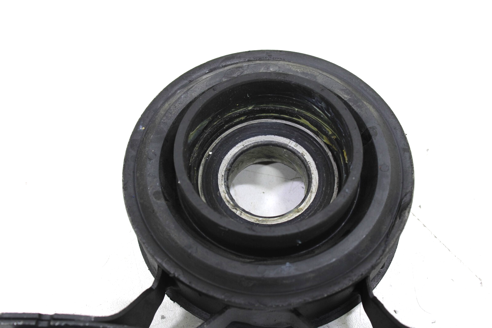 Land Rover Freelander 2.5L 2004-2005 OEM NEW Driveshaft Center Support Bearing - Image 3