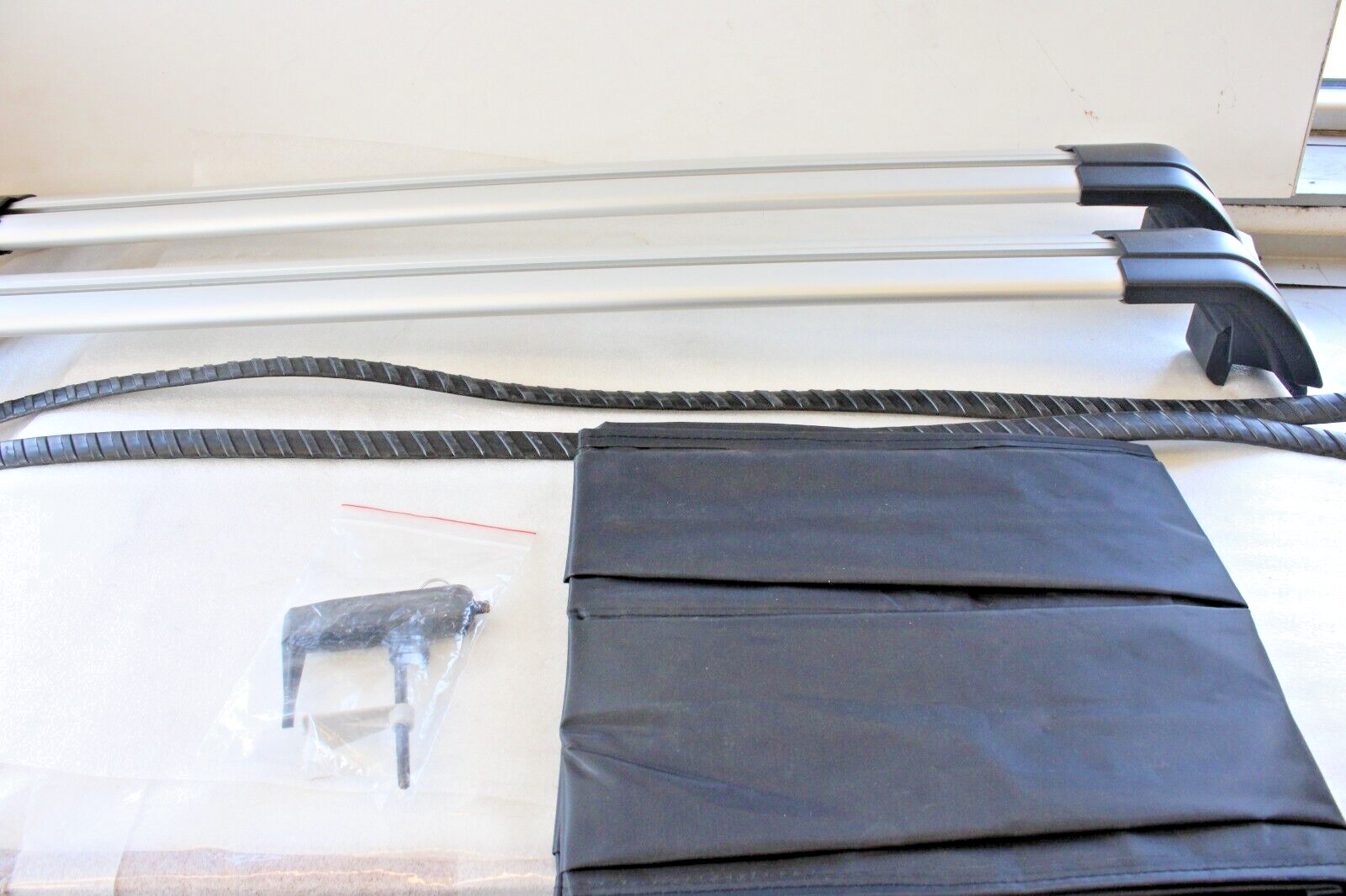 Land Rover Discovery Sport 2016-2026 OEM NEW Roof Rack Cross Bar Kit - Image 4