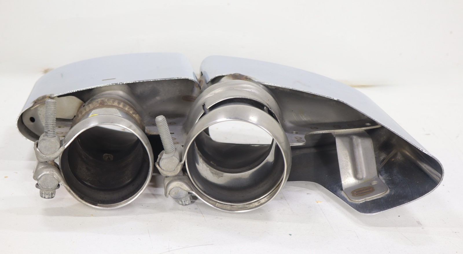 Bentley Bentayga V8 4.0L 2019-2023 OEM Exhaust Tail Pipe Tip Left (Driver Side) - Image 11